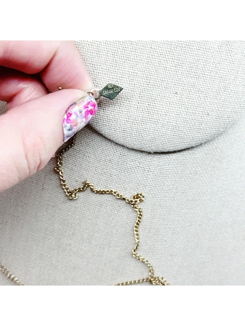 5348mc. Goldtone Sarah Coventry Leaf Necklace